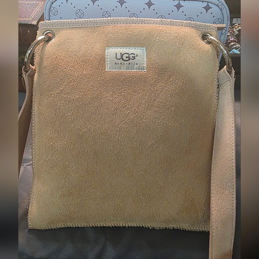 UGG Crossbody Bag EUC
